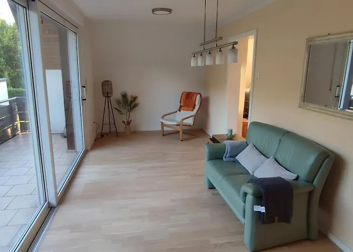 Am Waldrand Mit Grossem Balkon