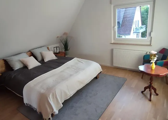 Am Waldrand Mit Grossem Balkon Lägenhet